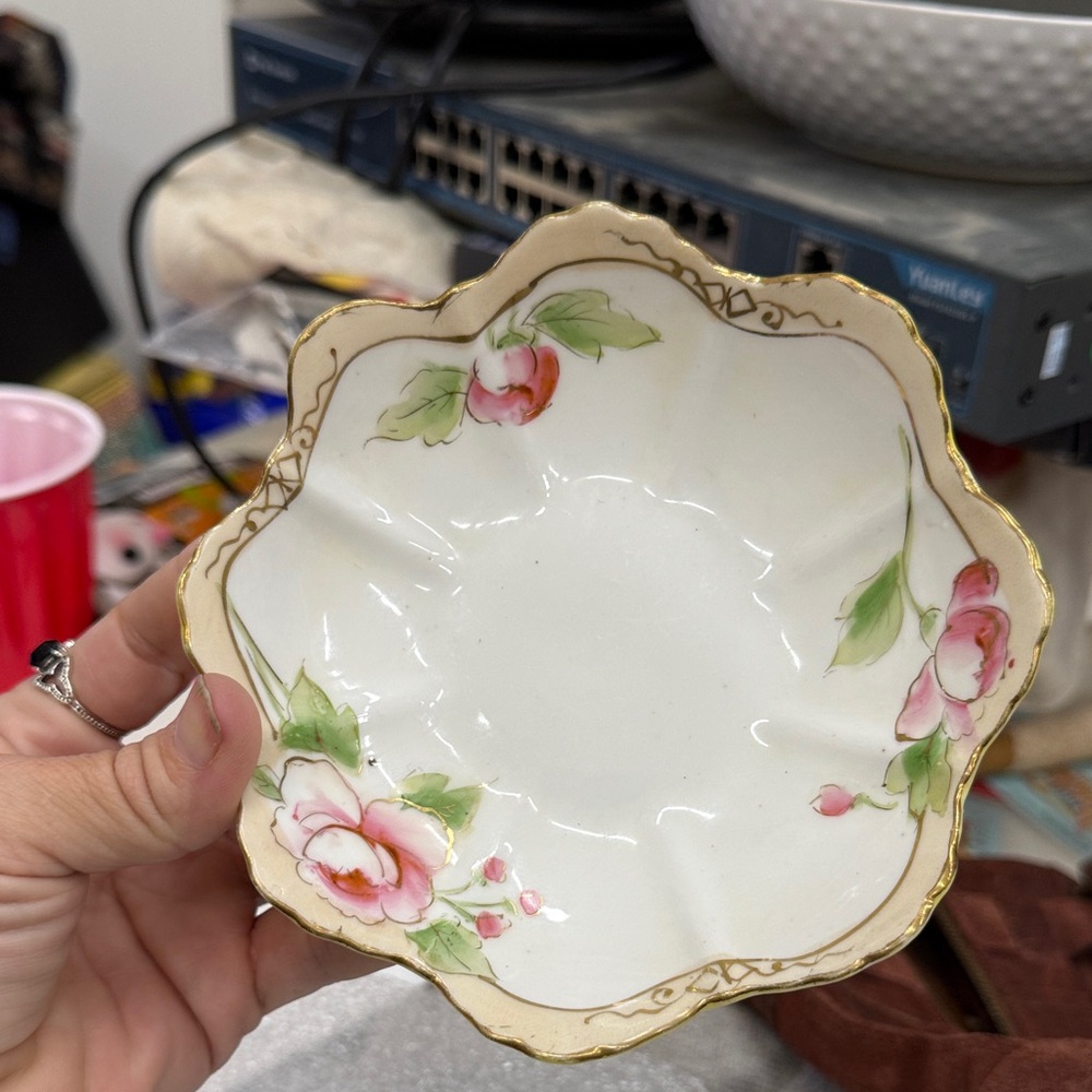 Vintage Qty 5 Floral Gold-Trimmed Dinnerware Luncheon Plates Wall Decor